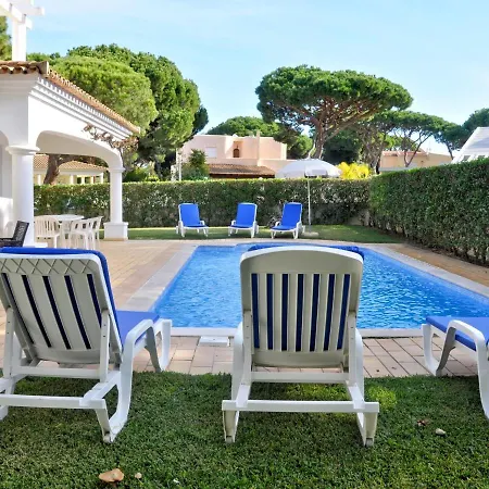 Comfortable In With Pool Holiday home *